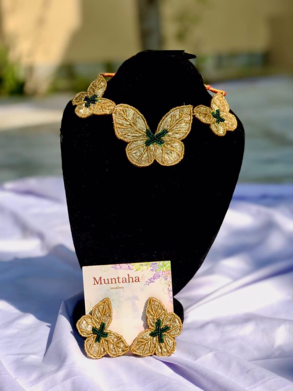 Sunehri necklace set